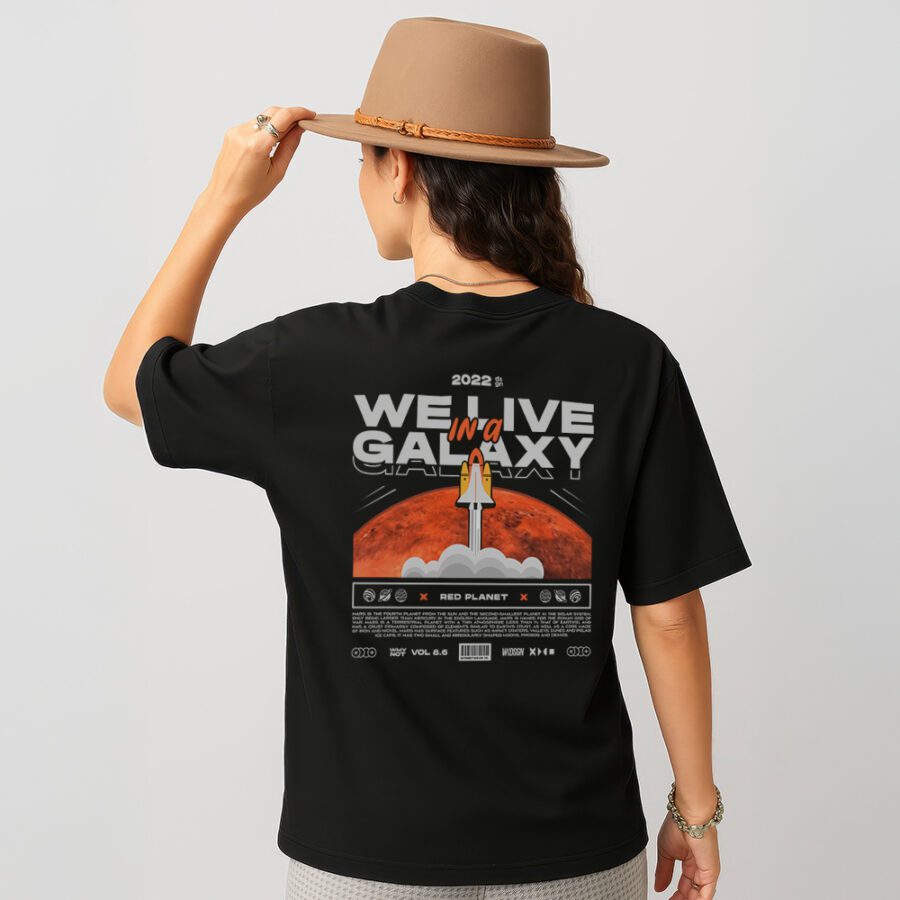 Remera de We Live in a Galaxy (mars)